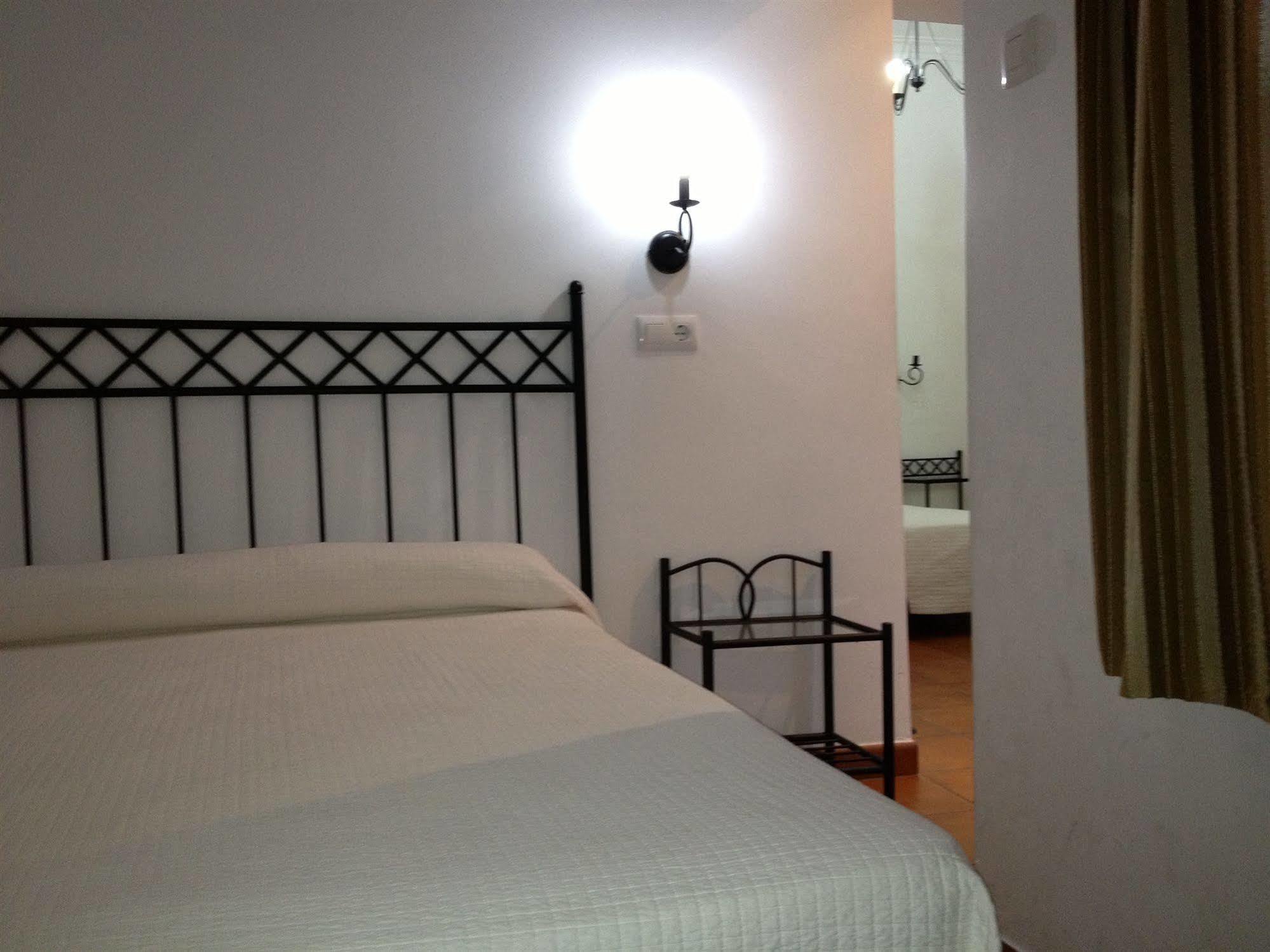 Hostal Atenas Seville Luaran gambar
