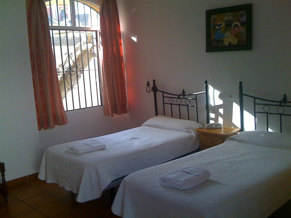 Hostal Atenas Seville Luaran gambar